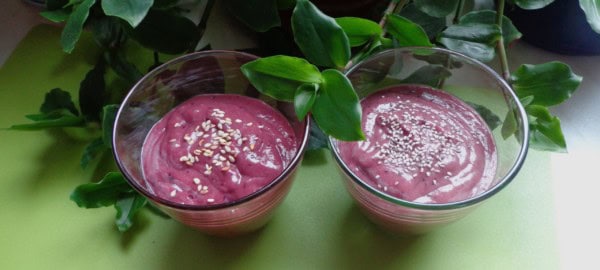 Acai Pulver im Früchtesmoothie