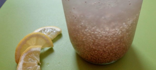 Low-Carb: Chiawasser mit Zitrone - Chia Fresca