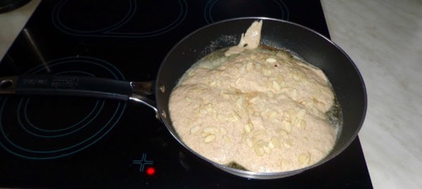 Kaiserschmarrn in der Pfanne backen